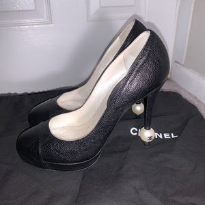 Chanel Shoes with pearl logo Size 38 fits like 7